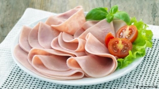 A plate of ham slices